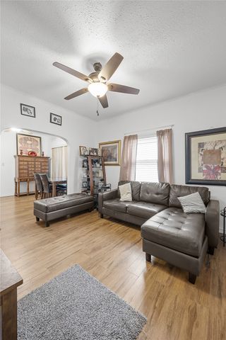 808 Oakland NE, Cedar Rapids, IA 52402