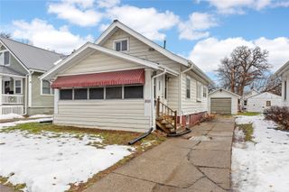 808 Oakland NE, Cedar Rapids, IA 52402