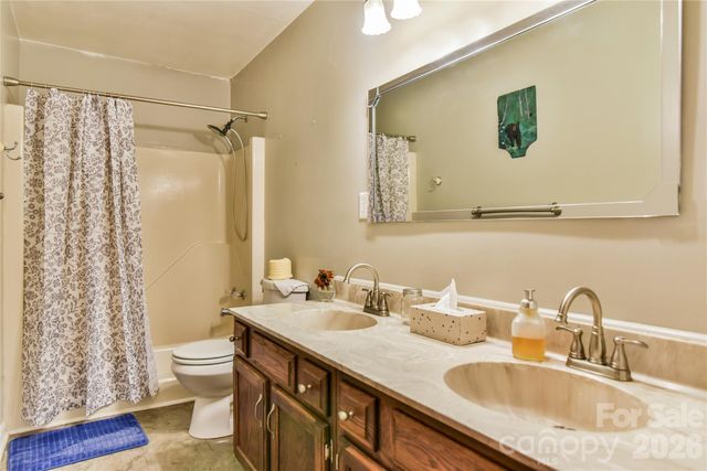 10 Gentry Branch Road, Weaverville, NC 28787