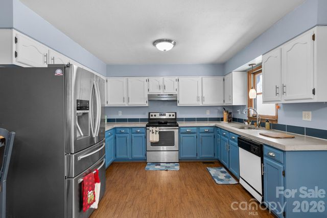 10 Gentry Branch Road, Weaverville, NC 28787