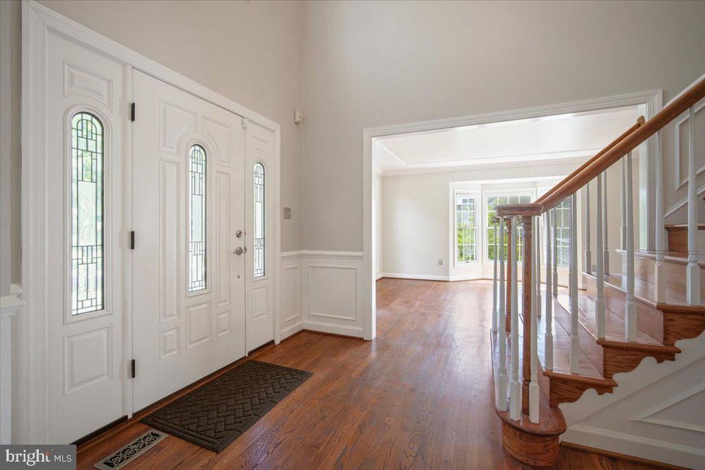 Image 3 of property listing at 6521 GARDEN GROVE WAY, Gaithersburg, MD 20882