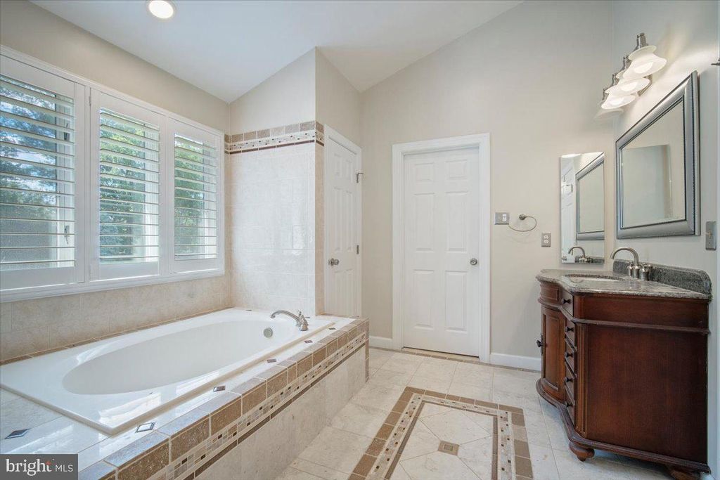 Image 39 of property listing at 6521 GARDEN GROVE WAY, Gaithersburg, MD 20882