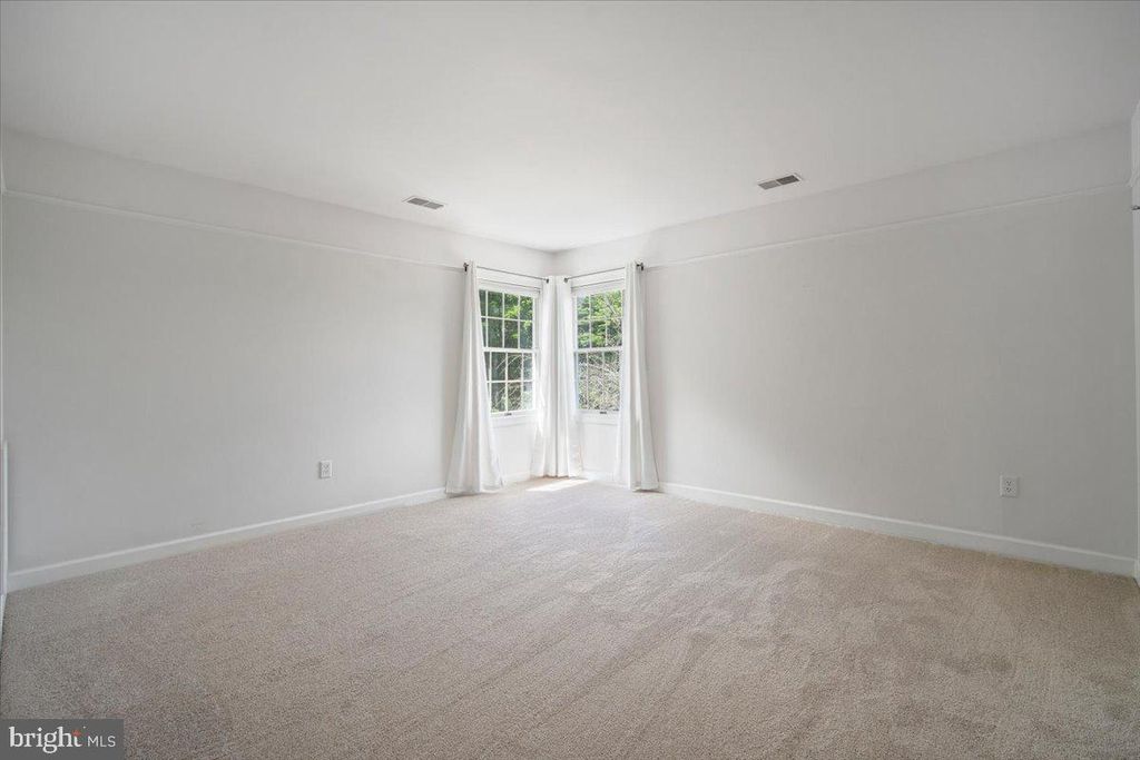 Image 42 of property listing at 6521 GARDEN GROVE WAY, Gaithersburg, MD 20882