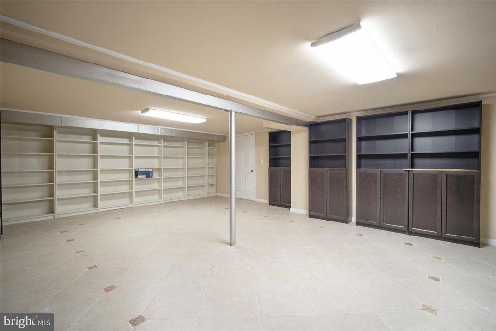 Image 56 of property listing at 6521 GARDEN GROVE WAY, Gaithersburg, MD 20882
