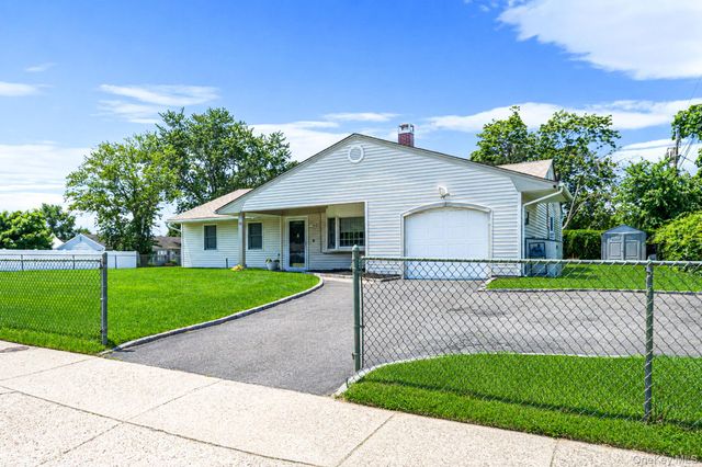 78 Miller Avenue, Port Jefferson Station, NY 11776