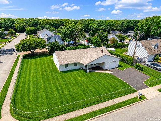 78 Miller Avenue, Port Jefferson Station, NY 11776