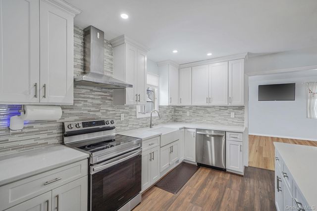 78 Miller Avenue, Port Jefferson Station, NY 11776