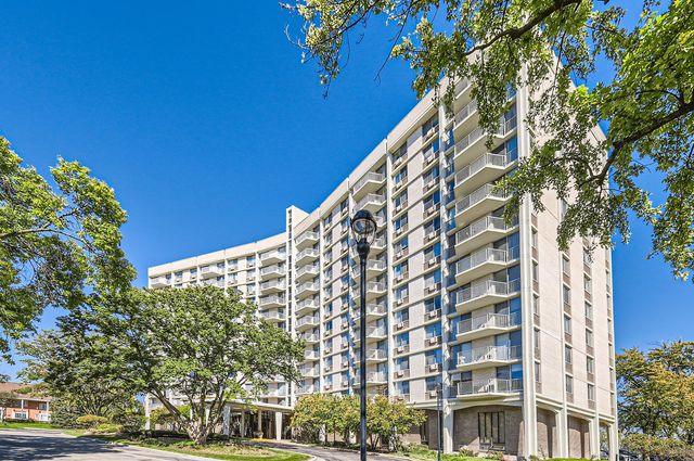20 N Tower Road 12M, Oak Brook, IL 60523