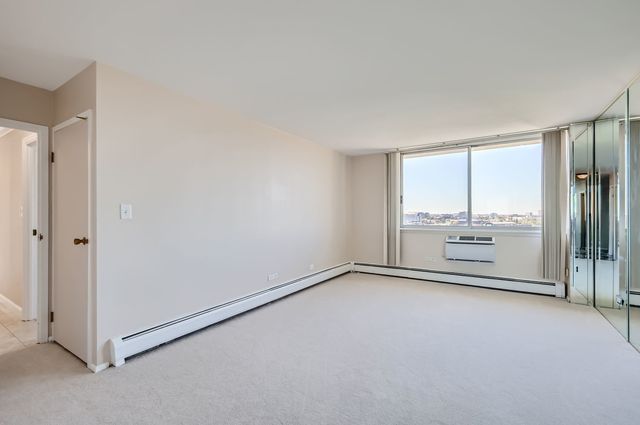 20 N Tower Road 12M, Oak Brook, IL 60523