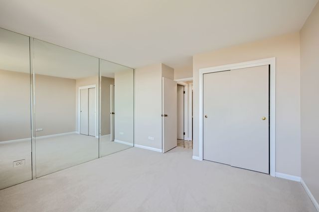 20 N Tower Road 12M, Oak Brook, IL 60523