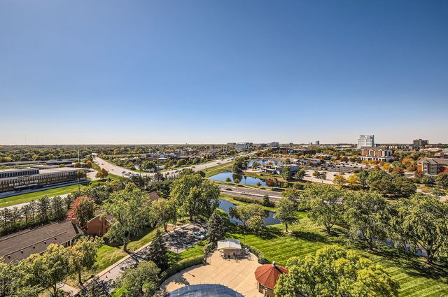 20 N Tower Road 12M, Oak Brook, IL 60523