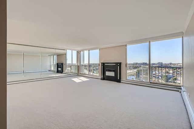 20 N Tower Road 12M, Oak Brook, IL 60523
