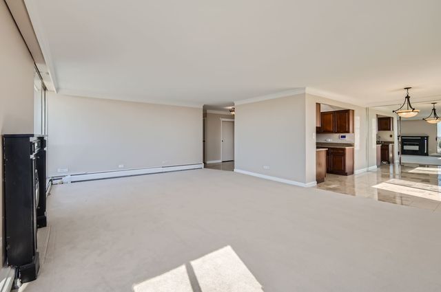 20 N Tower Road 12M, Oak Brook, IL 60523