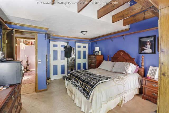 123 Round Knob Road, Red House, WV 25168