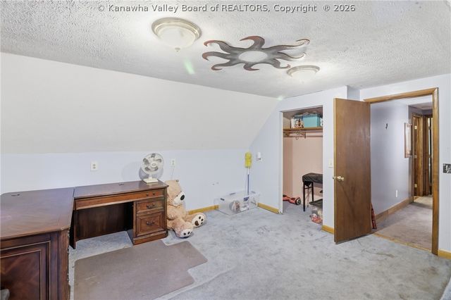 123 Round Knob Road, Red House, WV 25168