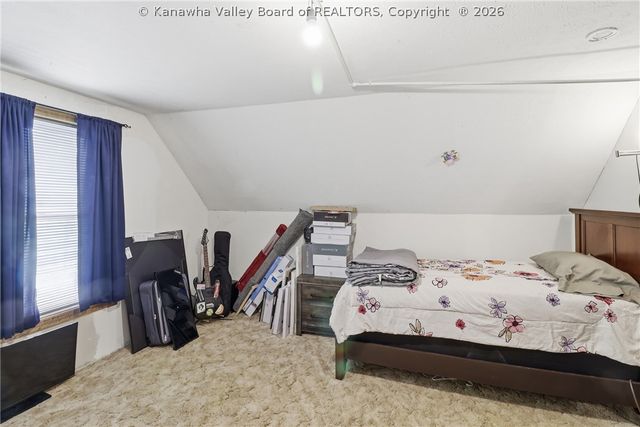 123 Round Knob Road, Red House, WV 25168