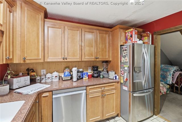 123 Round Knob Road, Red House, WV 25168