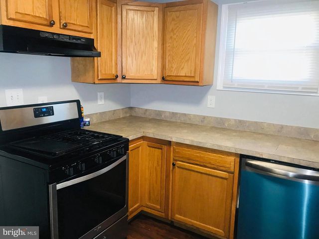 12 LEEWAY, Dundalk, MD 21222