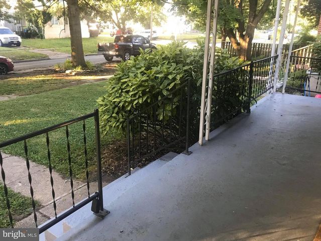 12 LEEWAY, Dundalk, MD 21222