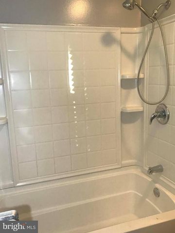 12 LEEWAY, Dundalk, MD 21222