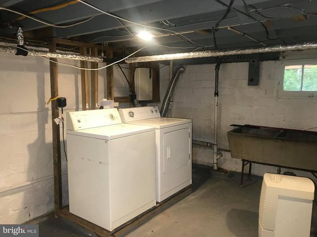 12 LEEWAY, Dundalk, MD 21222