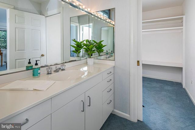 26 CONSTITUTION HILL W, Princeton, NJ 08540