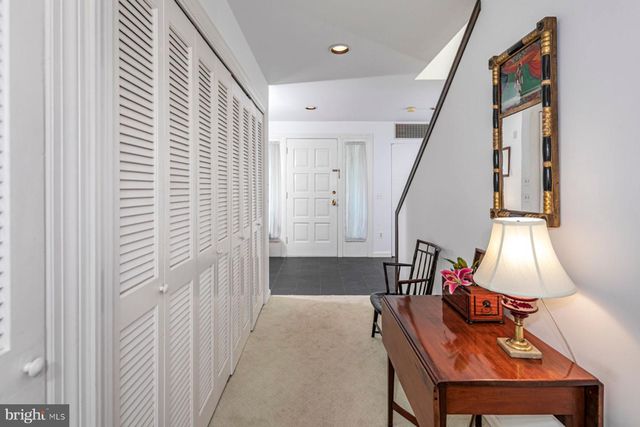 26 CONSTITUTION HILL W, Princeton, NJ 08540