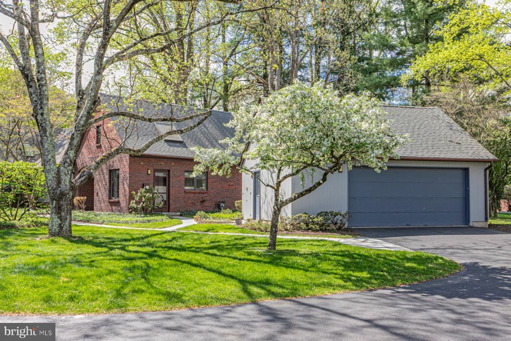 26 CONSTITUTION HILL W, Princeton, NJ 08540