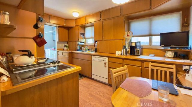 16029 Chatsworth, Granada Hills, CA 91344