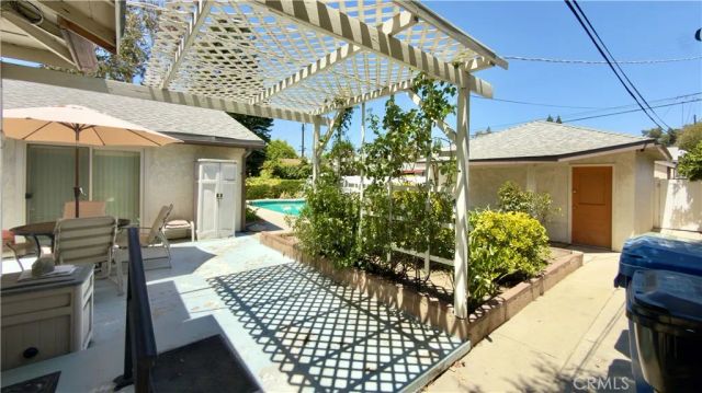 16029 Chatsworth, Granada Hills, CA 91344