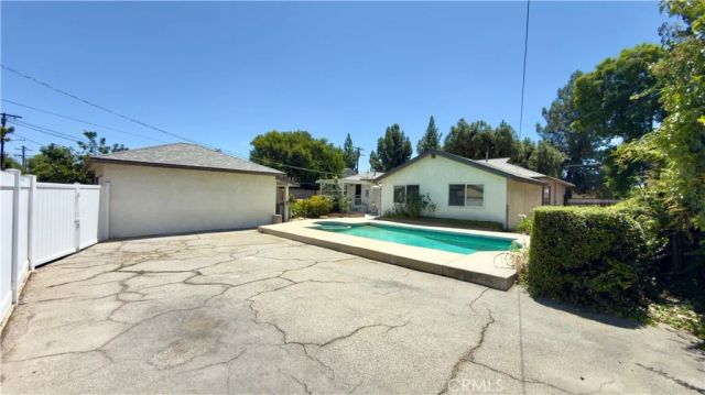 16029 Chatsworth, Granada Hills, CA 91344