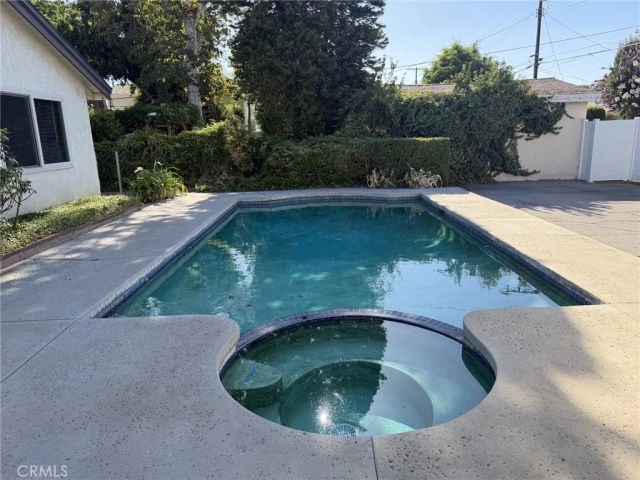 16029 Chatsworth, Granada Hills, CA 91344