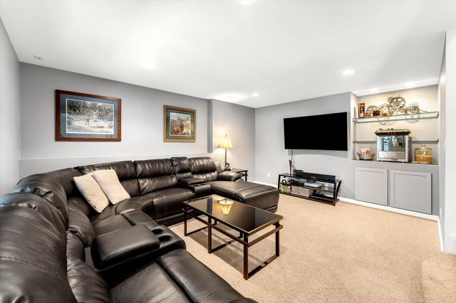 8522 Pebble Drive Ne, Courtland Twp, MI 49341