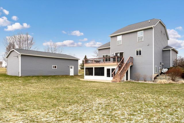 8522 Pebble Drive Ne, Courtland Twp, MI 49341