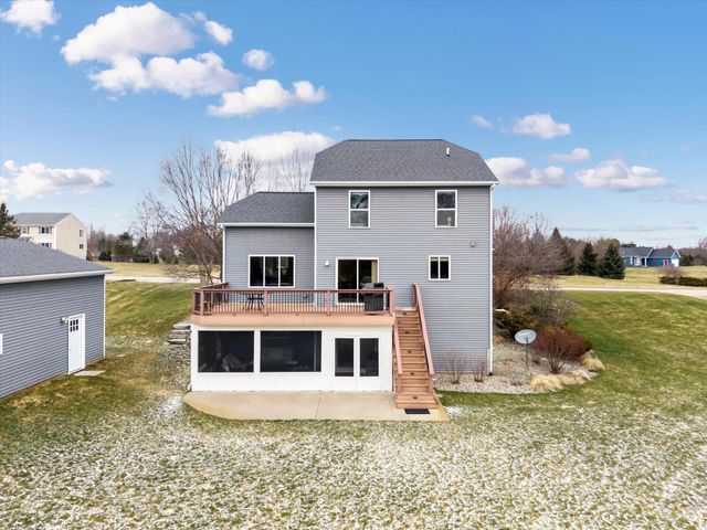 8522 Pebble Drive Ne, Courtland Twp, MI 49341