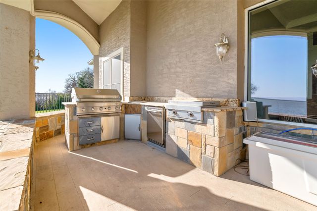 5401 W Oak Shores Drive, Cross Roads, TX 76227