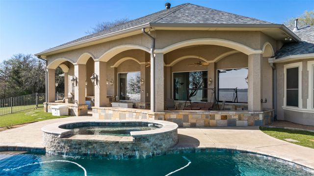 5401 W Oak Shores Drive, Cross Roads, TX 76227