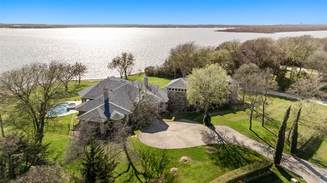 5401 W Oak Shores Drive, Cross Roads, TX 76227