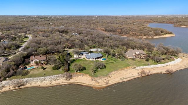 5401 W Oak Shores Drive, Cross Roads, TX 76227