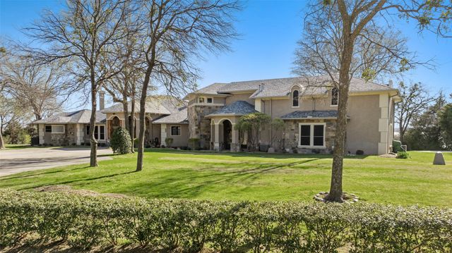 5401 W Oak Shores Drive, Cross Roads, TX 76227