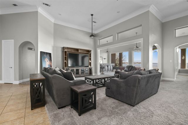 5401 W Oak Shores Drive, Cross Roads, TX 76227