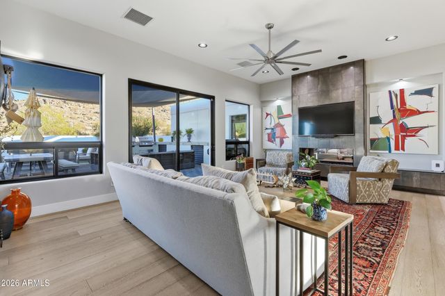 4417 E MOUNTAIN VIEW Road, Phoenix, AZ 85028