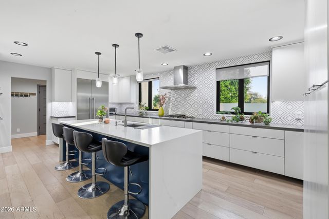 4417 E MOUNTAIN VIEW Road, Phoenix, AZ 85028