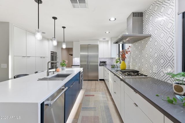 4417 E MOUNTAIN VIEW Road, Phoenix, AZ 85028