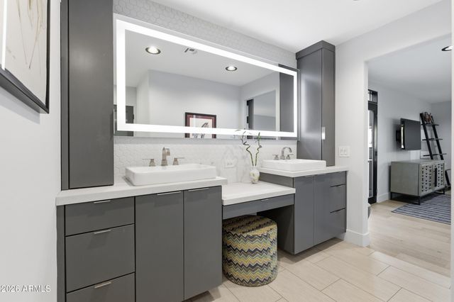 4417 E MOUNTAIN VIEW Road, Phoenix, AZ 85028