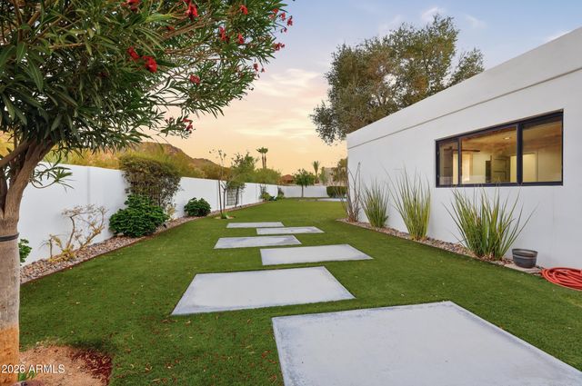 4417 E MOUNTAIN VIEW Road, Phoenix, AZ 85028