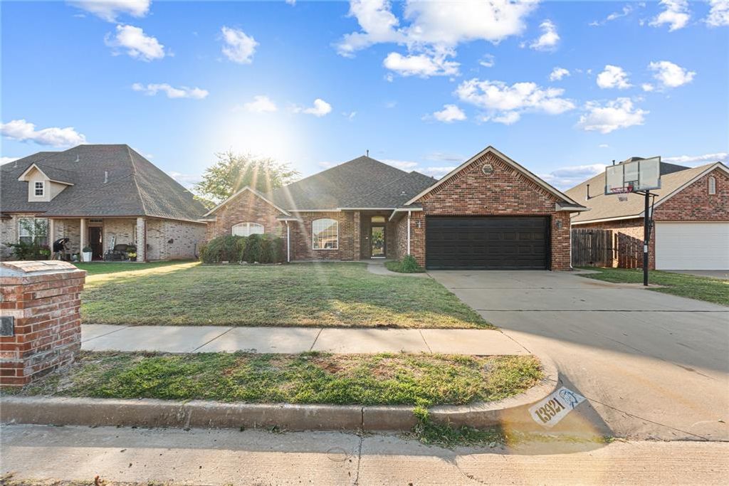 13921 Korbyn Drive, Yukon, OK 73099