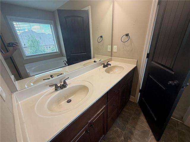 345 Mckenzie Grace Lane, Grayson, GA 30017