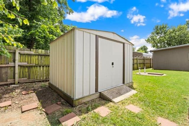 4729 Deer Creek, Yukon, OK 73099