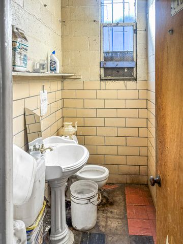 8115 S Cottage Grove Avenue, Chicago, IL 60619